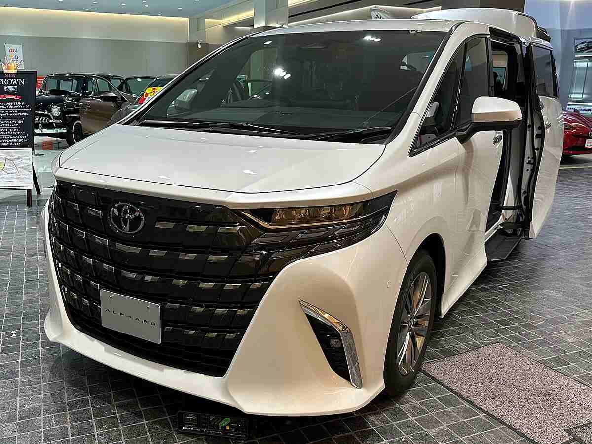 Rekomendasi Gadai Mobil Alphard Terbaik & Premium