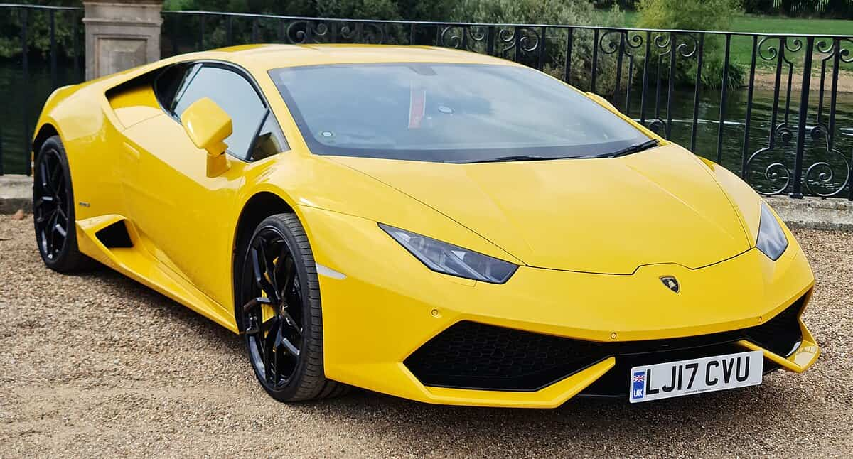 Gadai Mobil Lamborghini Huracan