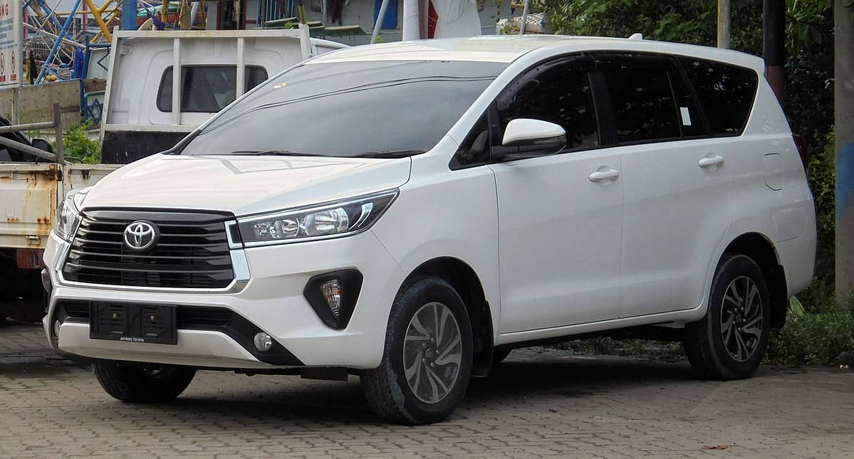 Gadai Mobil Innova