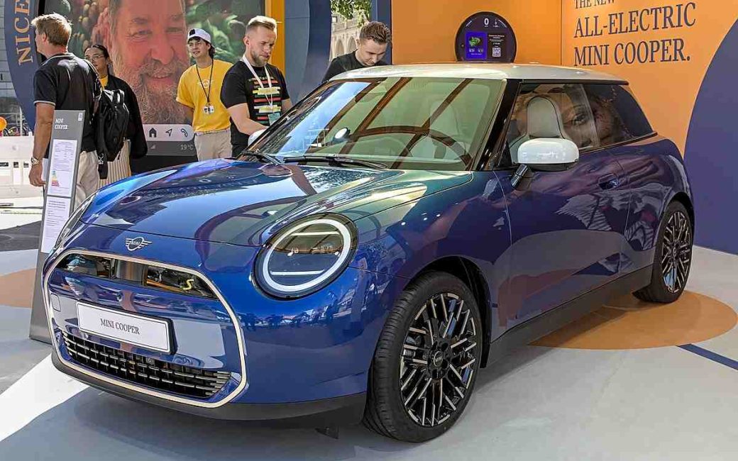 Spesifikasi MINI Cooper SE 2024