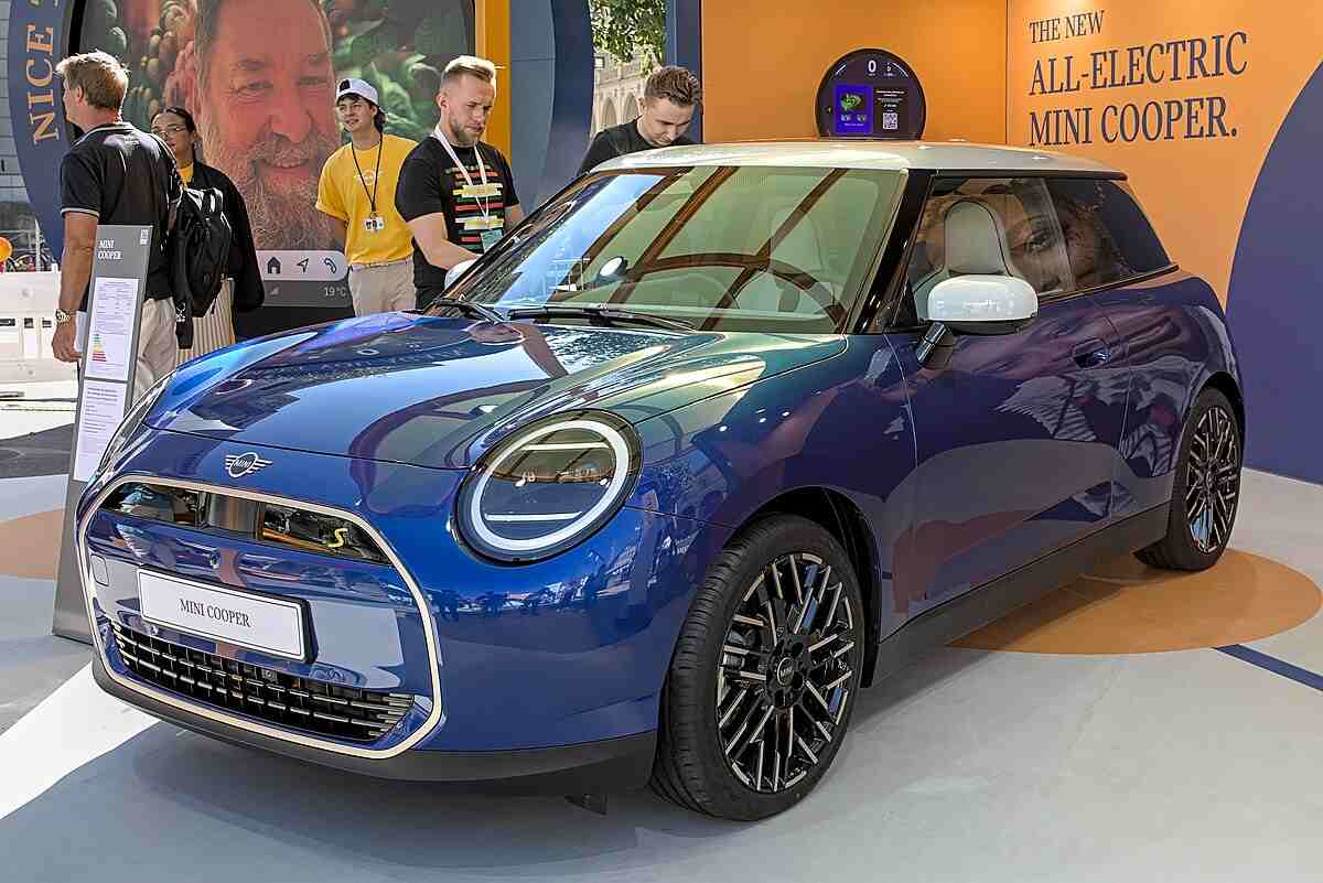 Spesifikasi MINI Cooper SE 2024